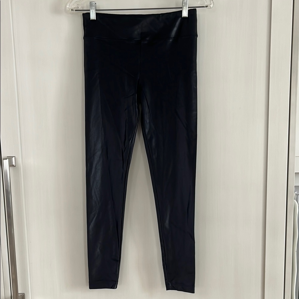 NWOT Koral Lustrous High Rise Leggings in black